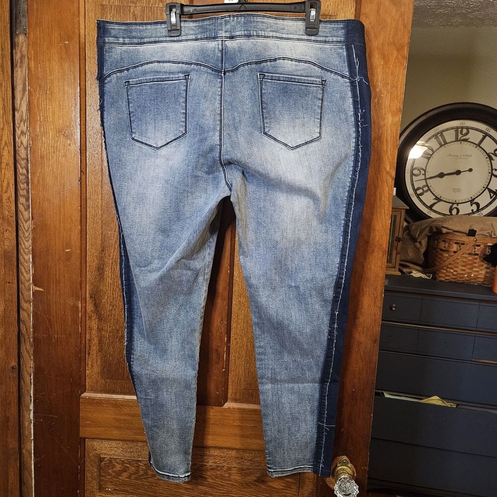 Coco +‎ Carmen OMG Skinny Sculpting Dual Tone Jeans Size XXL 20 NWT